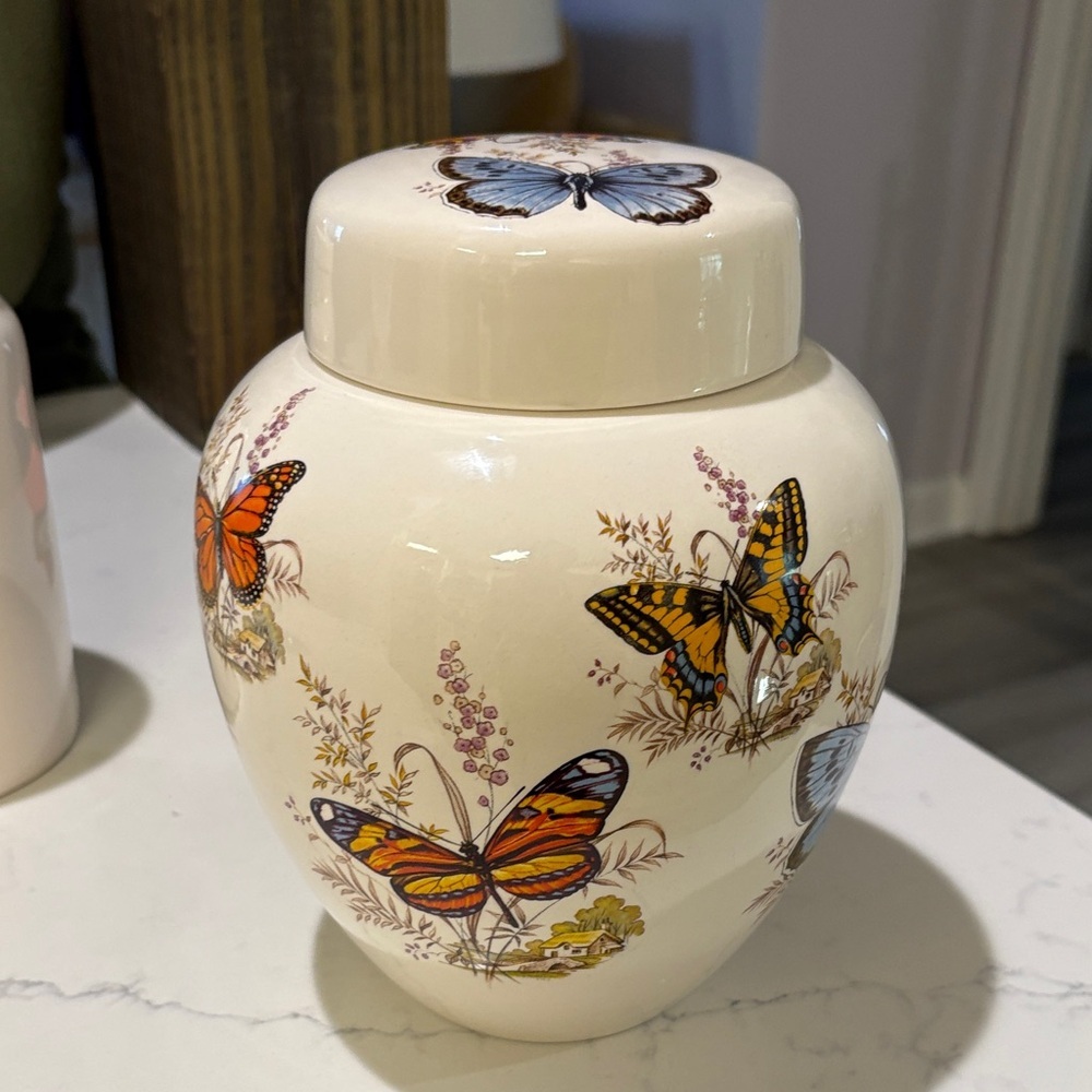 Butterfly Ceramic Jar - Picture 2 of 8